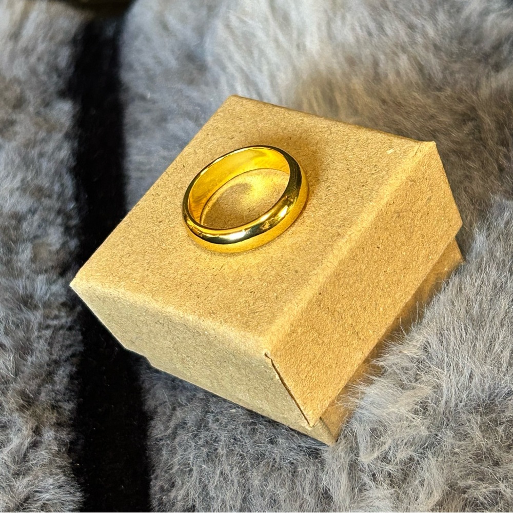 Shiny 18kt gold plated 4mm stainless steel comfort dome band ring 5